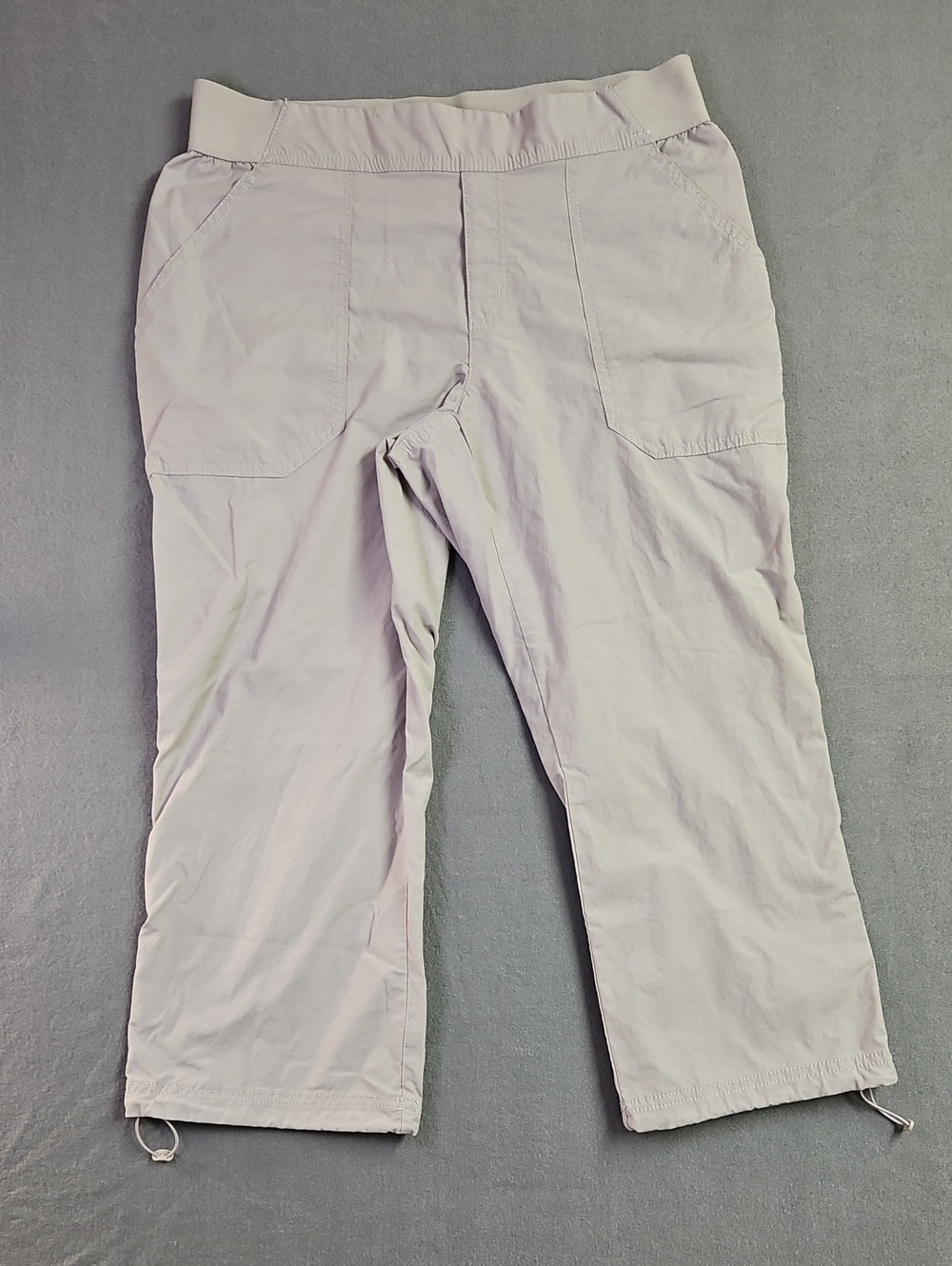 Columbia Women's Walkabout Capri Pants Light Gray